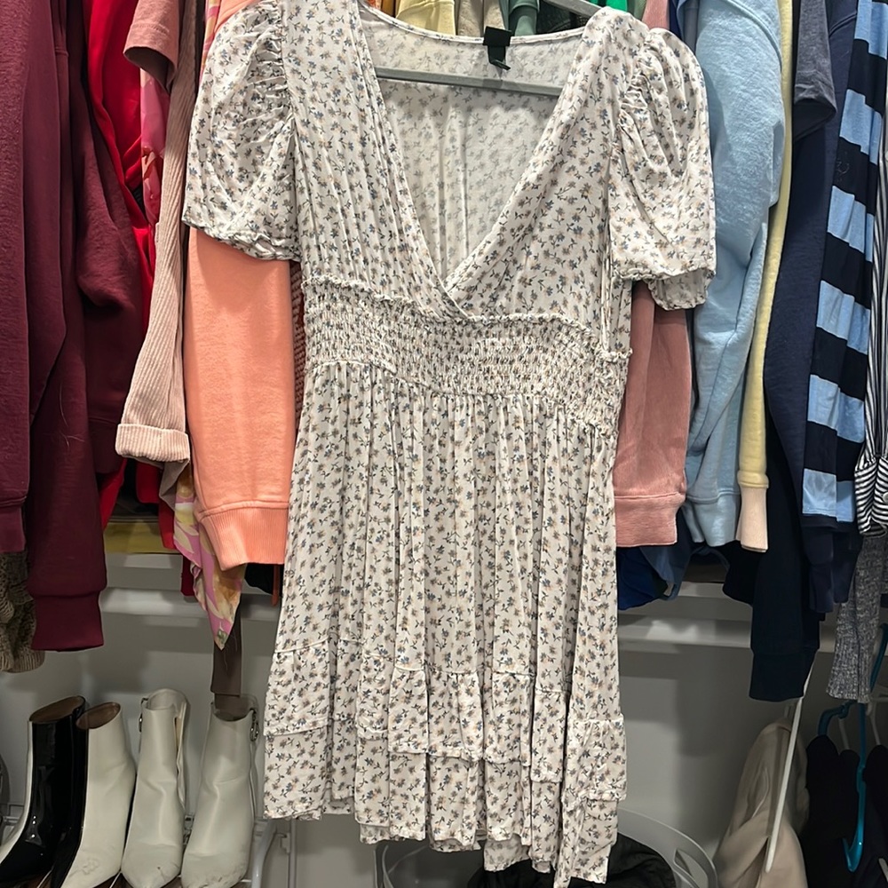 Wild Fable (Target) Floral Dress // Vneck // Cinched Waist // Size M